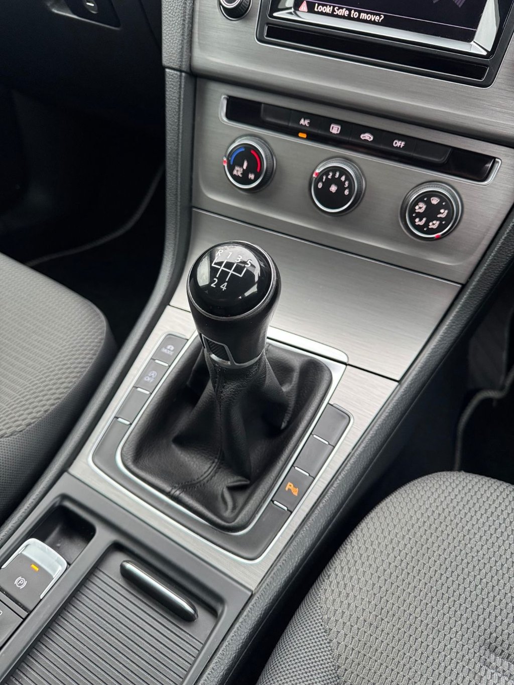 Used Volkswagen Golf 2014 for sale - 76552065: Photo 15