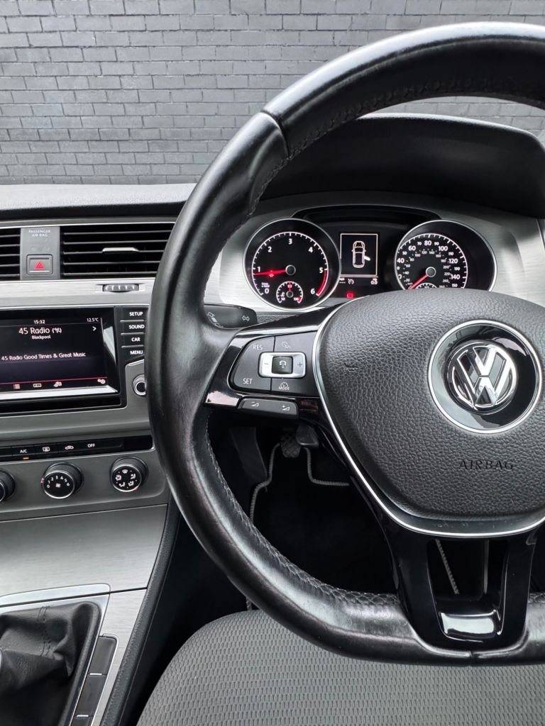 Used Volkswagen Golf 2014 for sale - 76552065: Photo 17