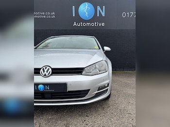 Used Volkswagen Golf 2014 for sale - 76552065: Photo