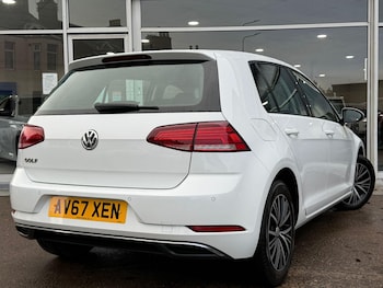 Used Volkswagen Golf 2017 for sale - 76975772: Photo