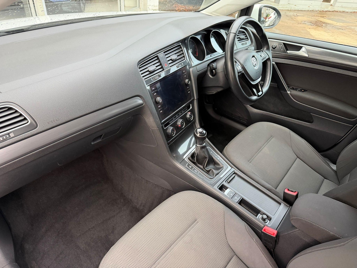 Used Volkswagen Golf 2017 for sale - 76975772: Photo 8