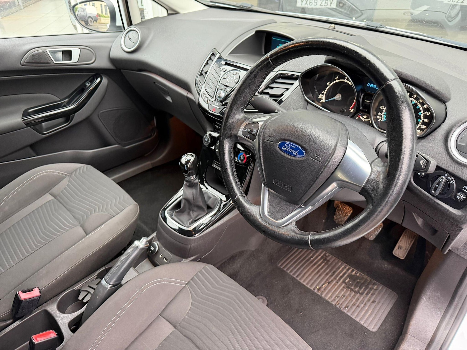 Used Ford Fiesta 2015 for sale - 76866125: Photo 4