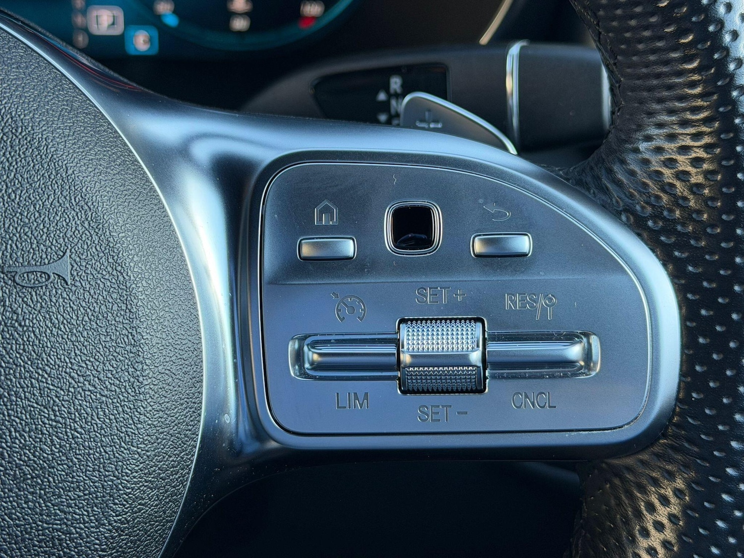 Used Mercedes-Benz GLC 2022 for sale - 76667126: Photo 16