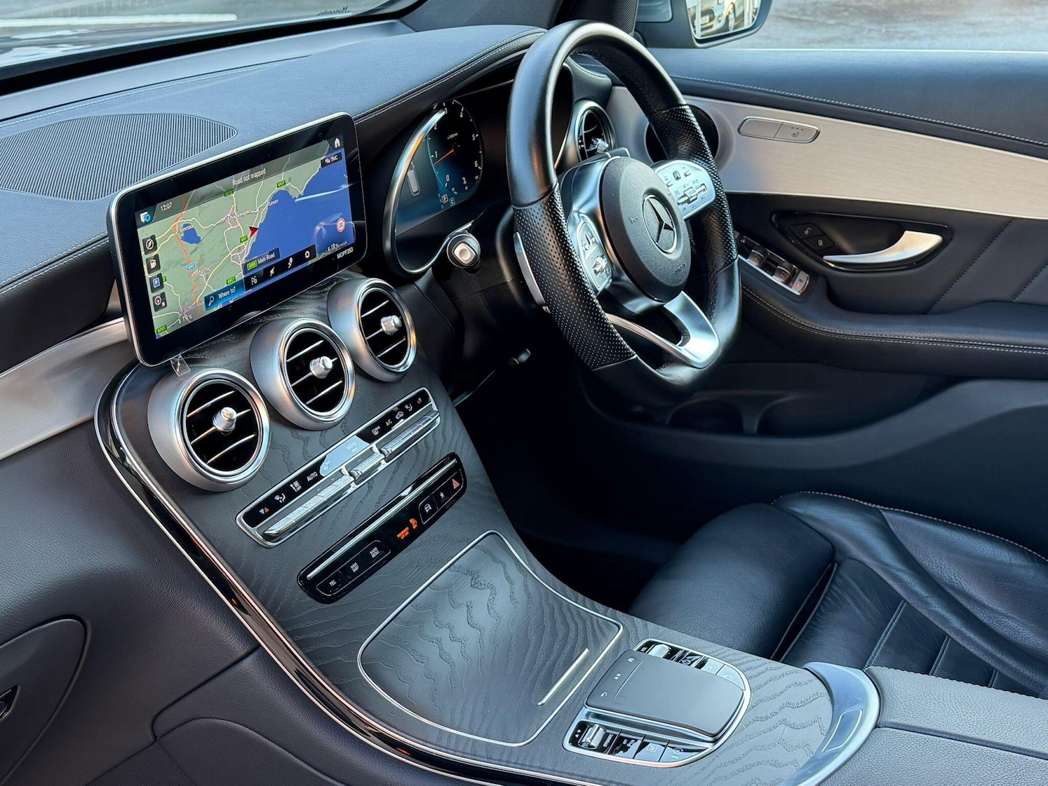 Used Mercedes-Benz GLC 2022 for sale - 76667126: Photo 4