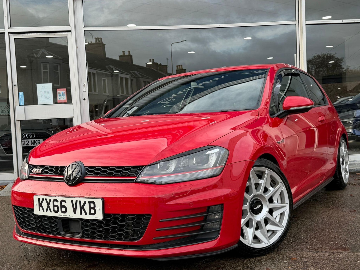 Used Volkswagen Golf 2016 for sale - 76647542: Photo 1