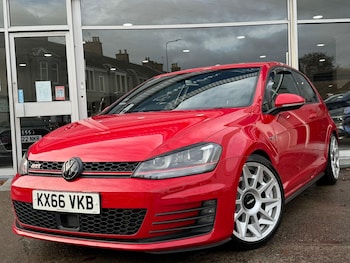 Used Volkswagen Golf 2016 for sale - 76647542: Photo