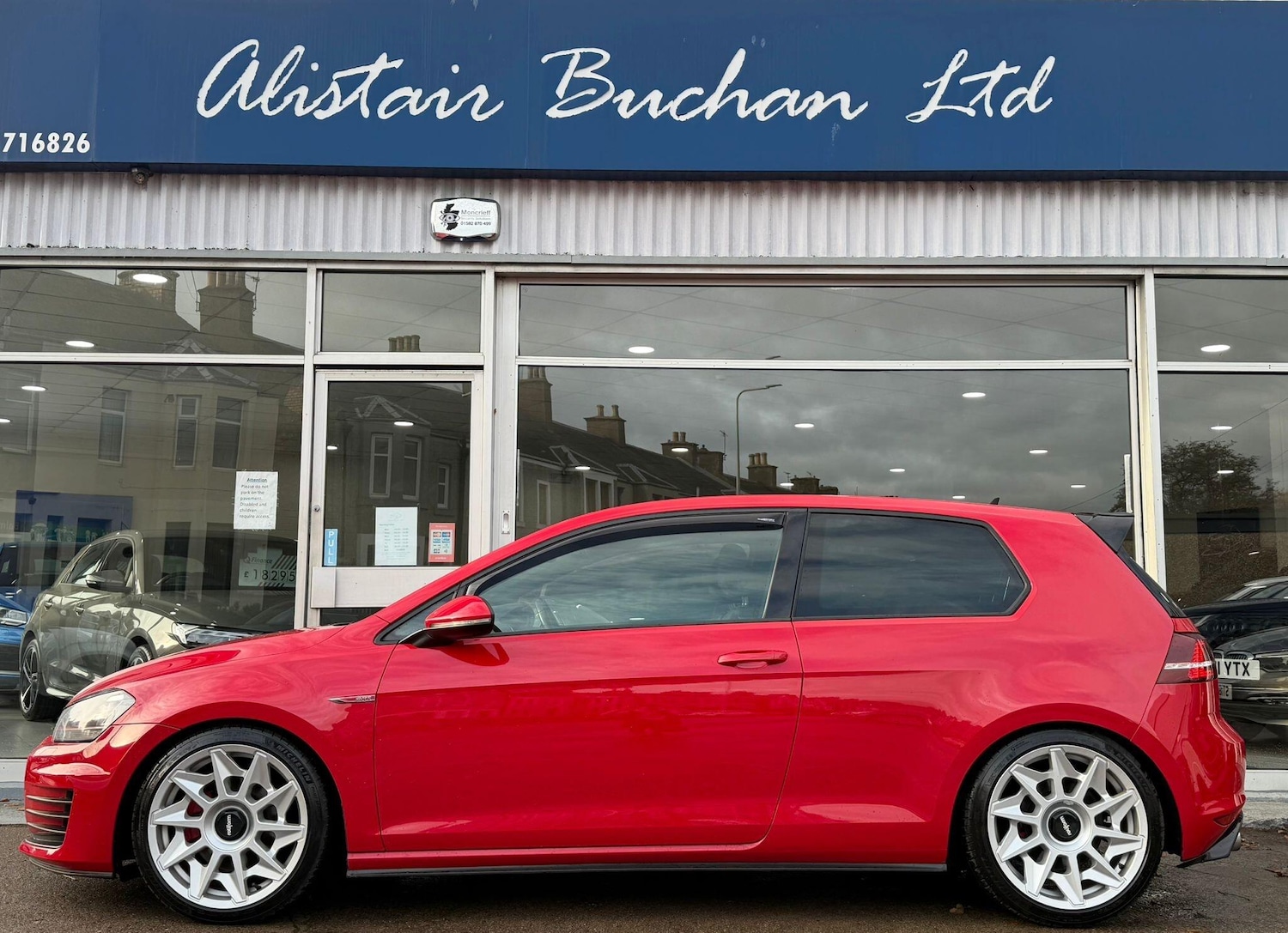 Used Volkswagen Golf 2016 for sale - 76647542: Photo 2