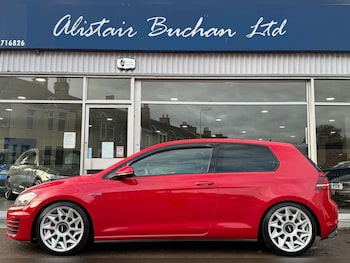 Used Volkswagen Golf 2016 for sale - 76647542: Photo