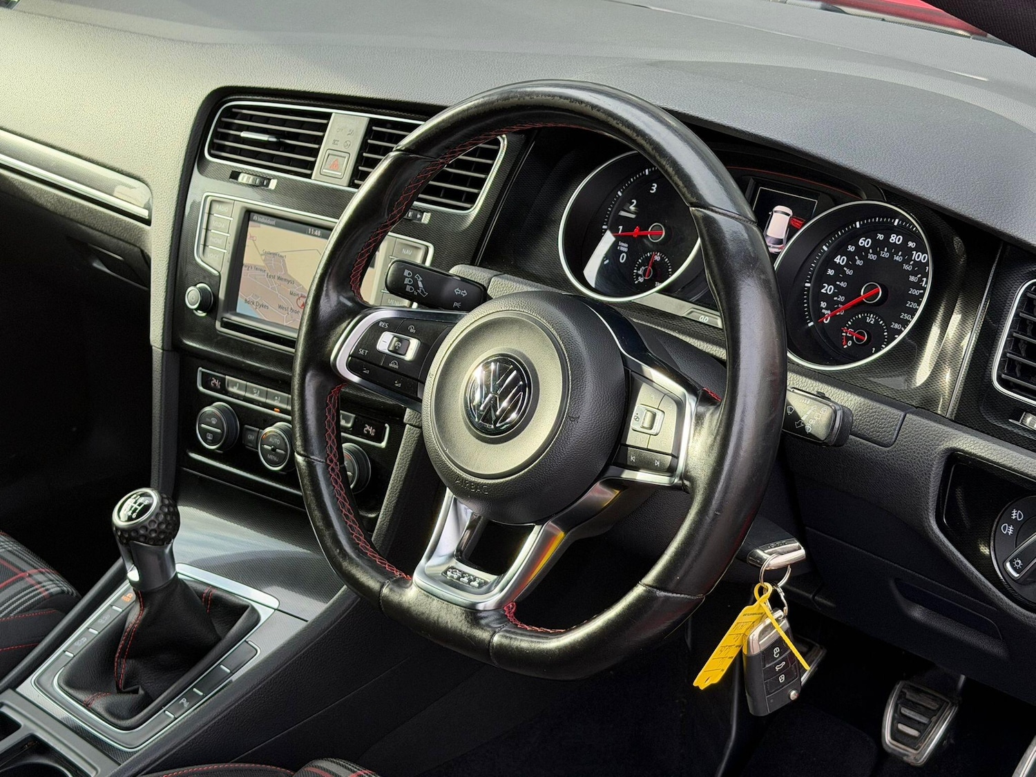 Used Volkswagen Golf 2016 for sale - 76647542: Photo 32