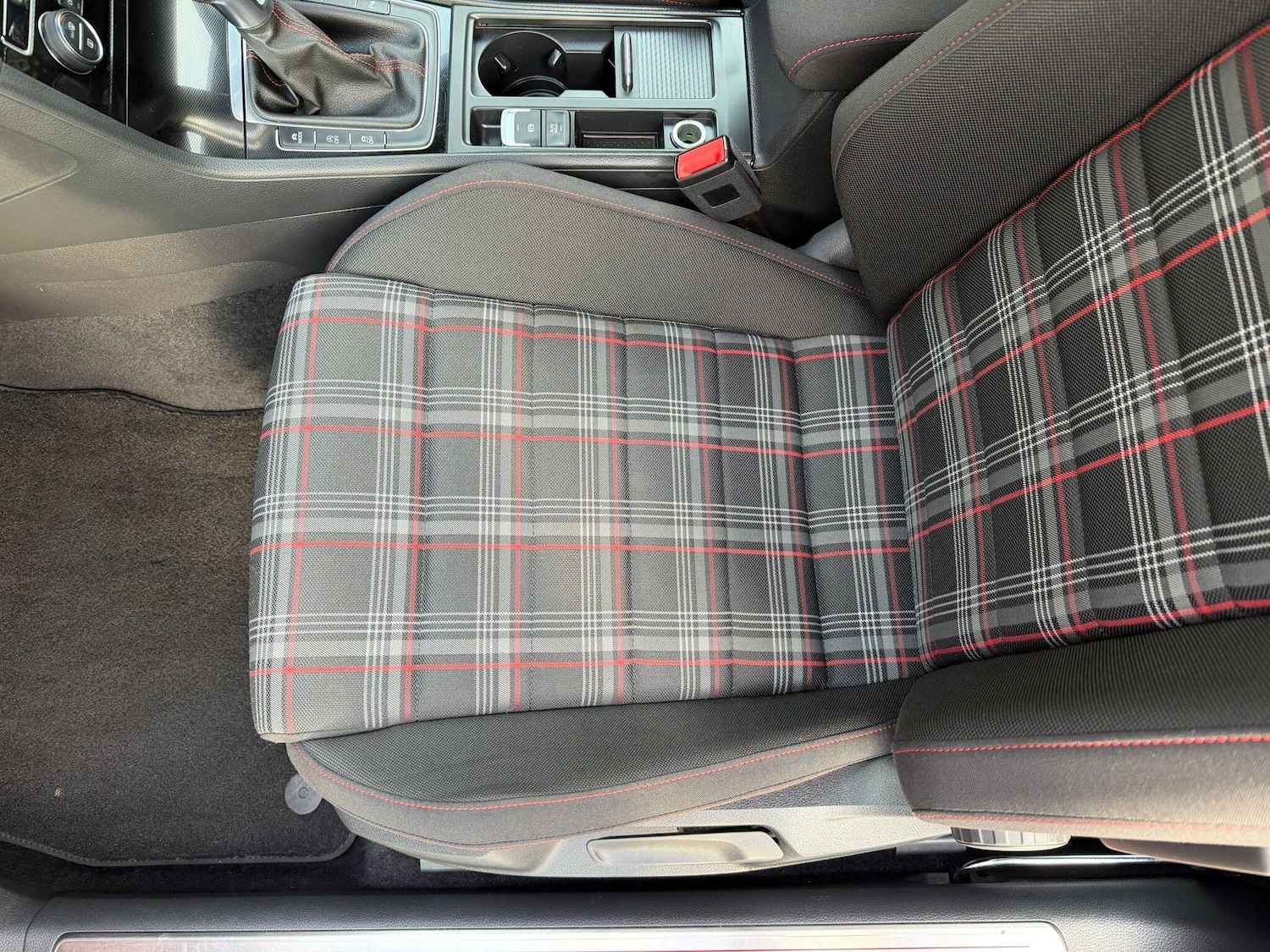 Used Volkswagen Golf 2016 for sale - 76647542: Photo 33