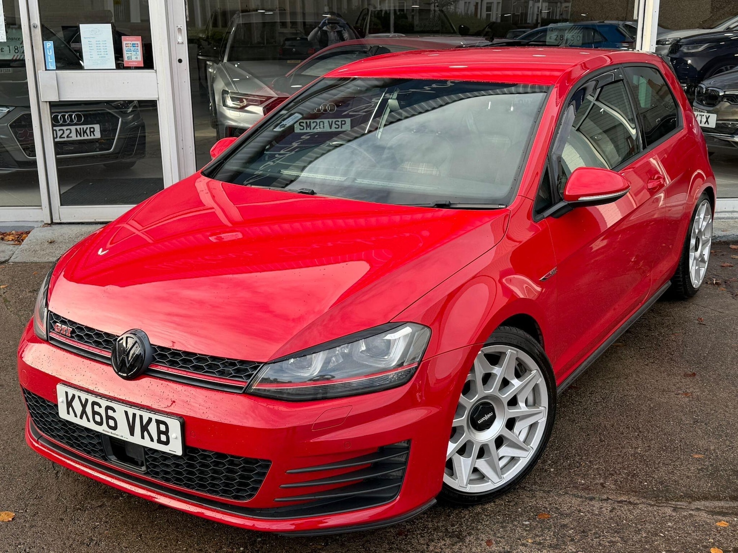 Used Volkswagen Golf 2016 for sale - 76647542: Photo 4