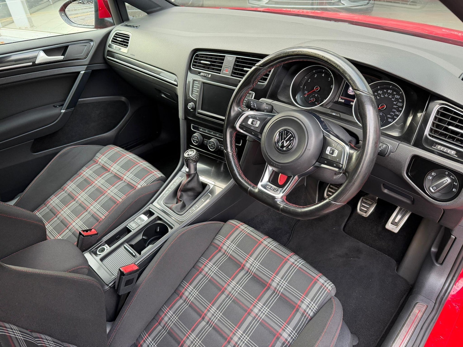 Used Volkswagen Golf 2016 for sale - 76647542: Photo 5