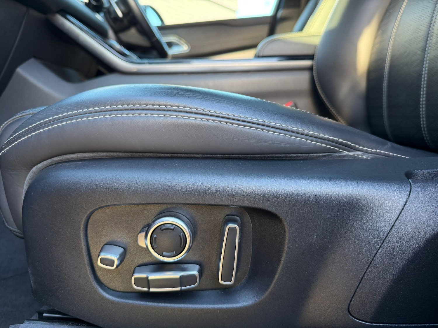 Used Land Rover Range Rover Velar 2019 for sale - 76647487: Photo 17