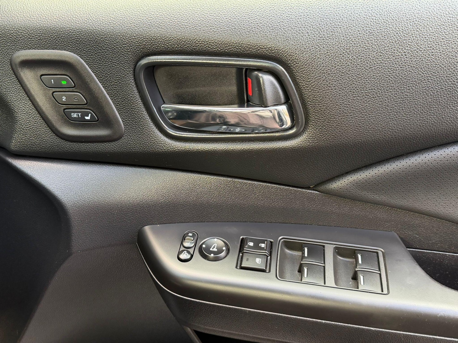 Used Honda CR-V 2017 for sale - 76647608: Photo 16