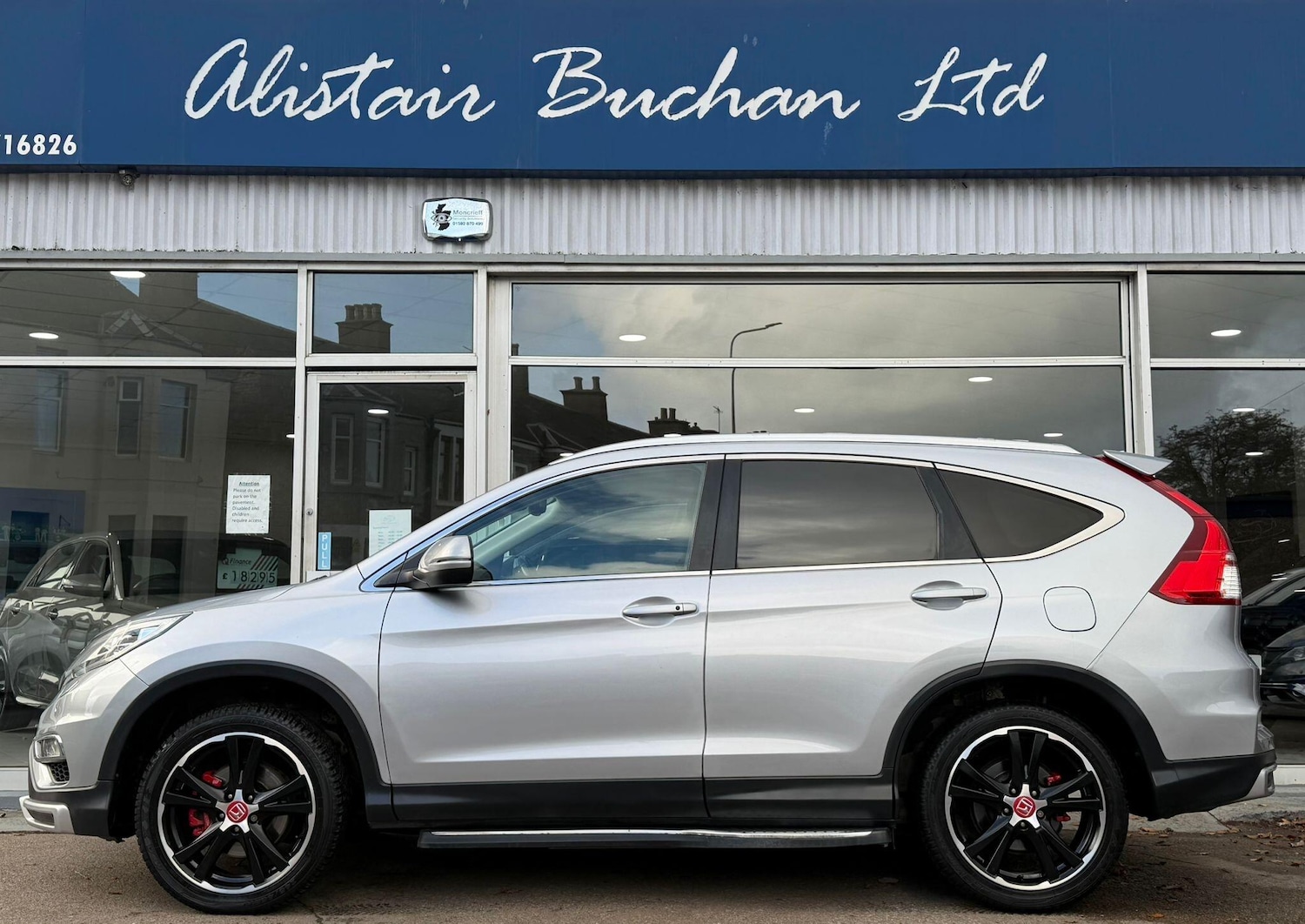 Used Honda CR-V 2017 for sale - 76647608: Photo 2