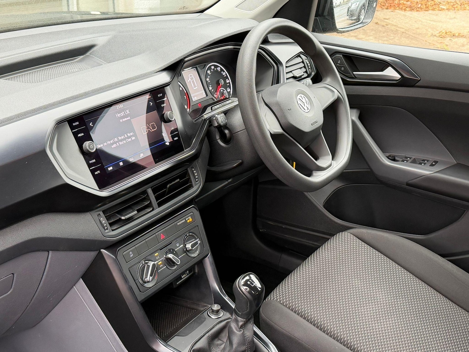 Used Volkswagen T-Cross 2020 for sale - 76993436: Photo 5