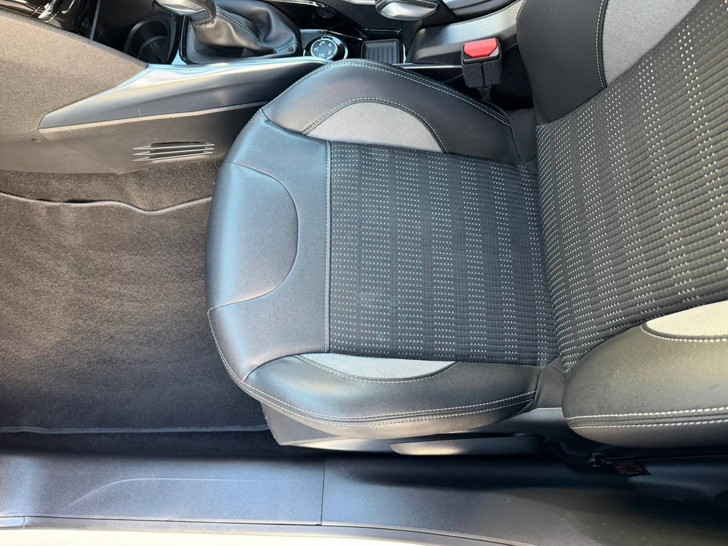 Used Peugeot 2008 2014 for sale - 76780637: Photo 25