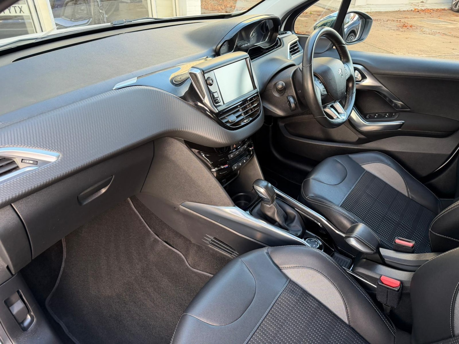 Used Peugeot 2008 2014 for sale - 76780637: Photo 26