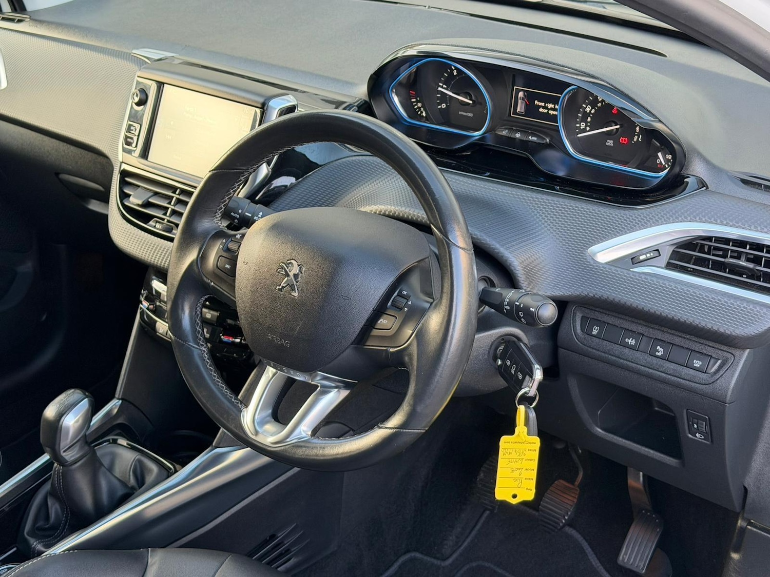 Used Peugeot 2008 2014 for sale - 76780637: Photo 5