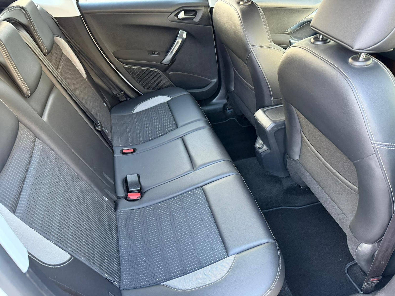 Used Peugeot 2008 2014 for sale - 76780637: Photo 9