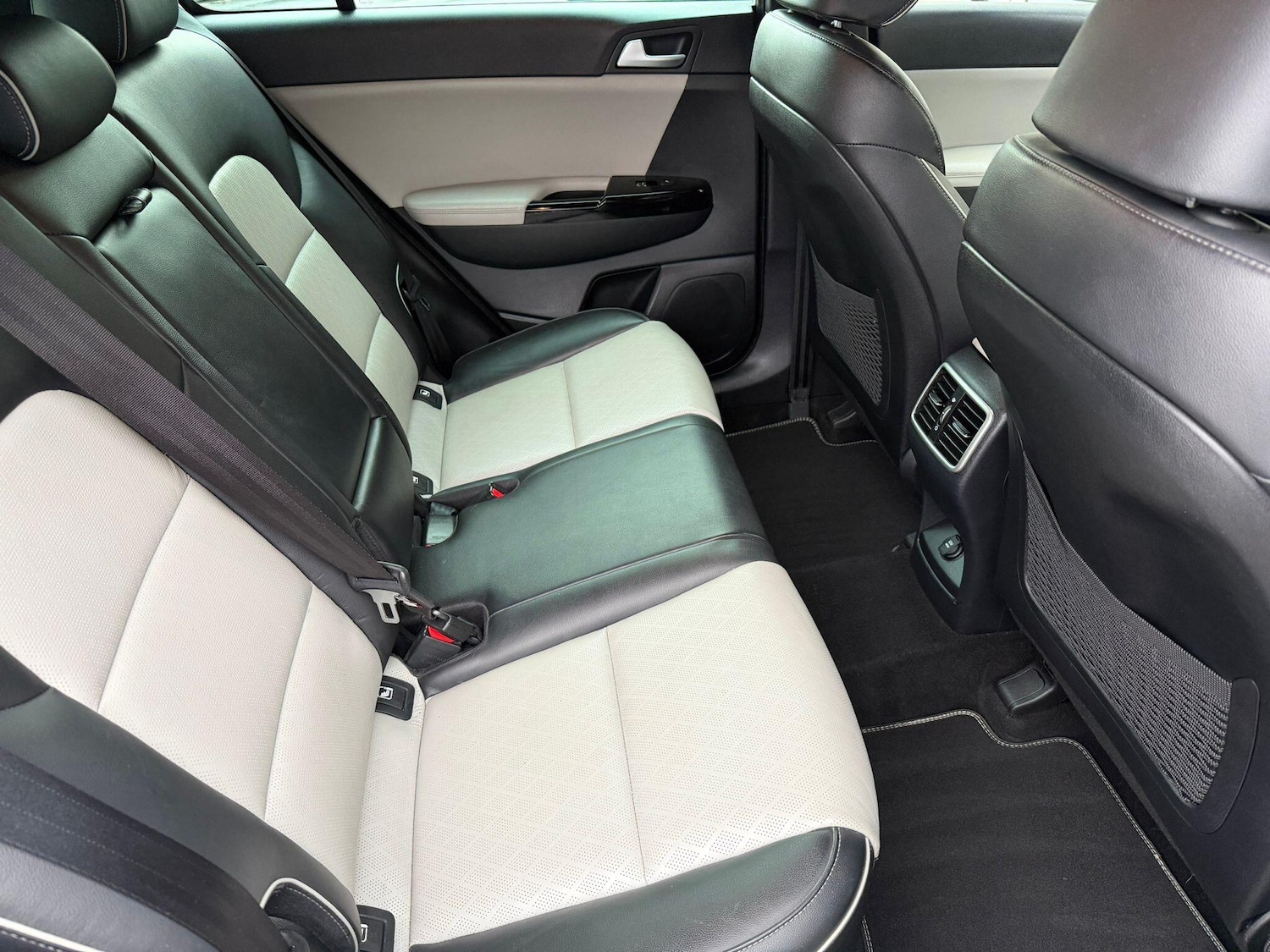 Used Kia Sportage 2018 for sale - 76976266: Photo 10