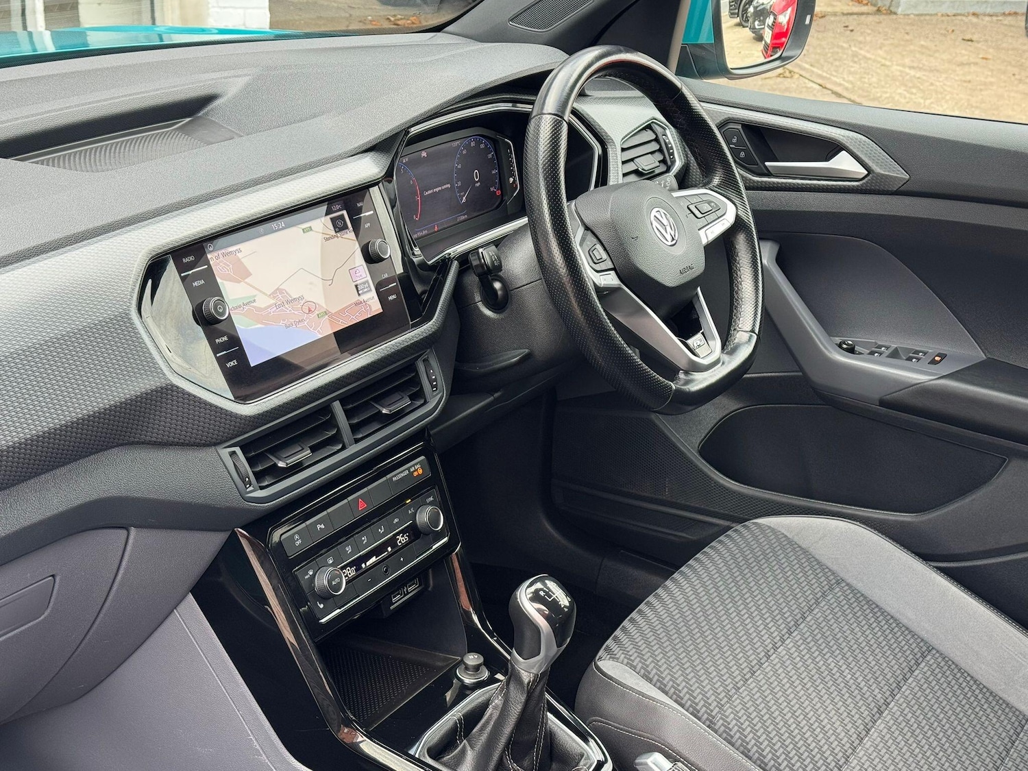 Used Volkswagen T-Cross 2020 for sale - 76647601: Photo 6