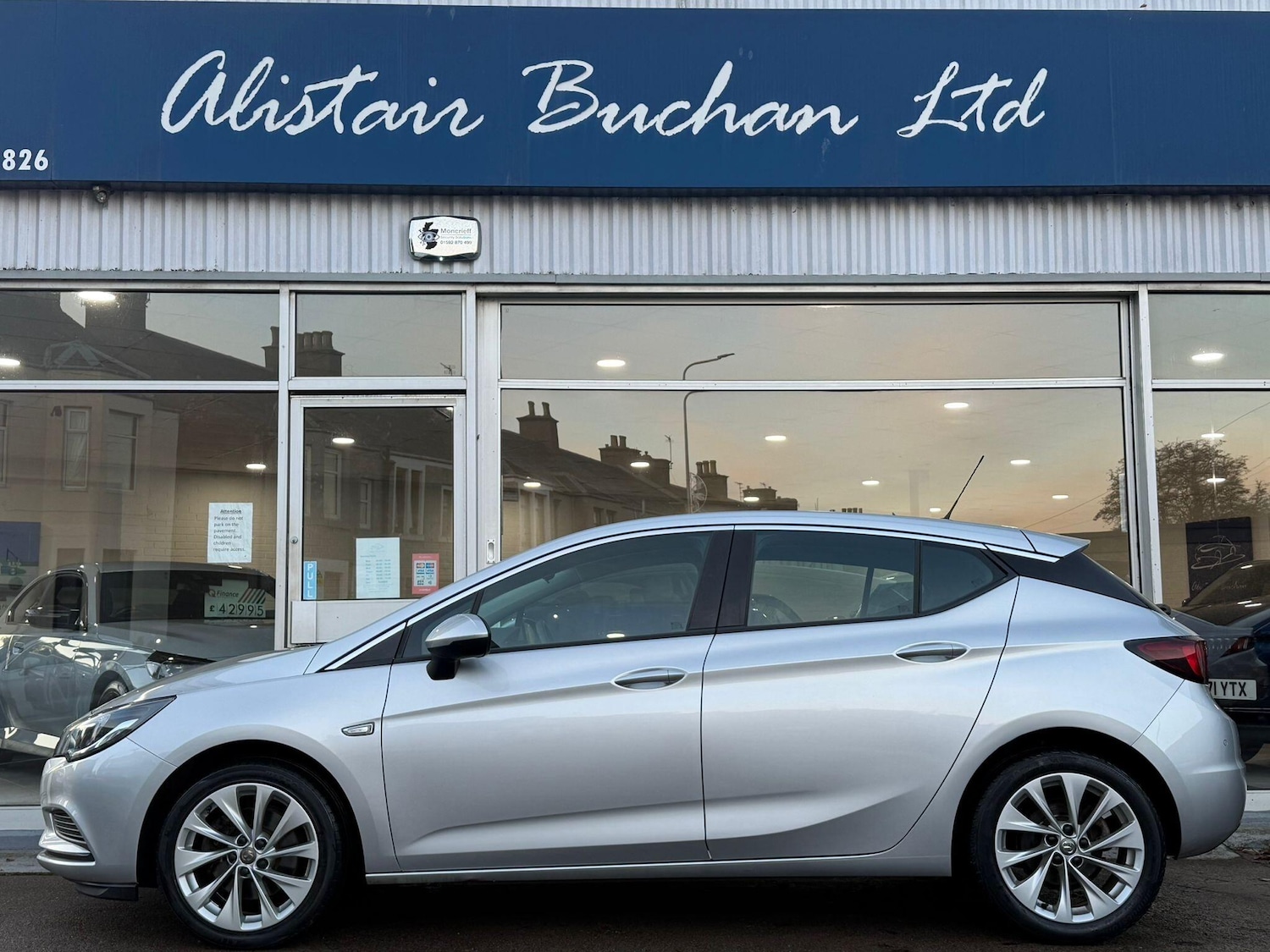 Used Vauxhall Astra 2016 for sale - 77074589: Photo 2