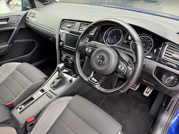 Used Volkswagen Golf 2017 for sale - 77671972: Photo