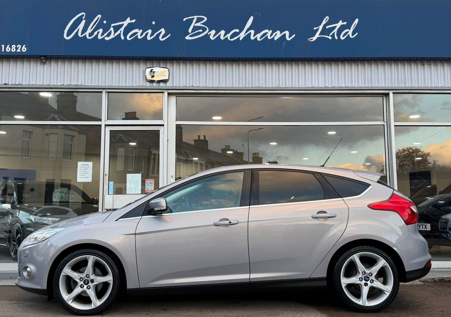 Used Ford Focus 2013 for sale - 76644854: Photo 2