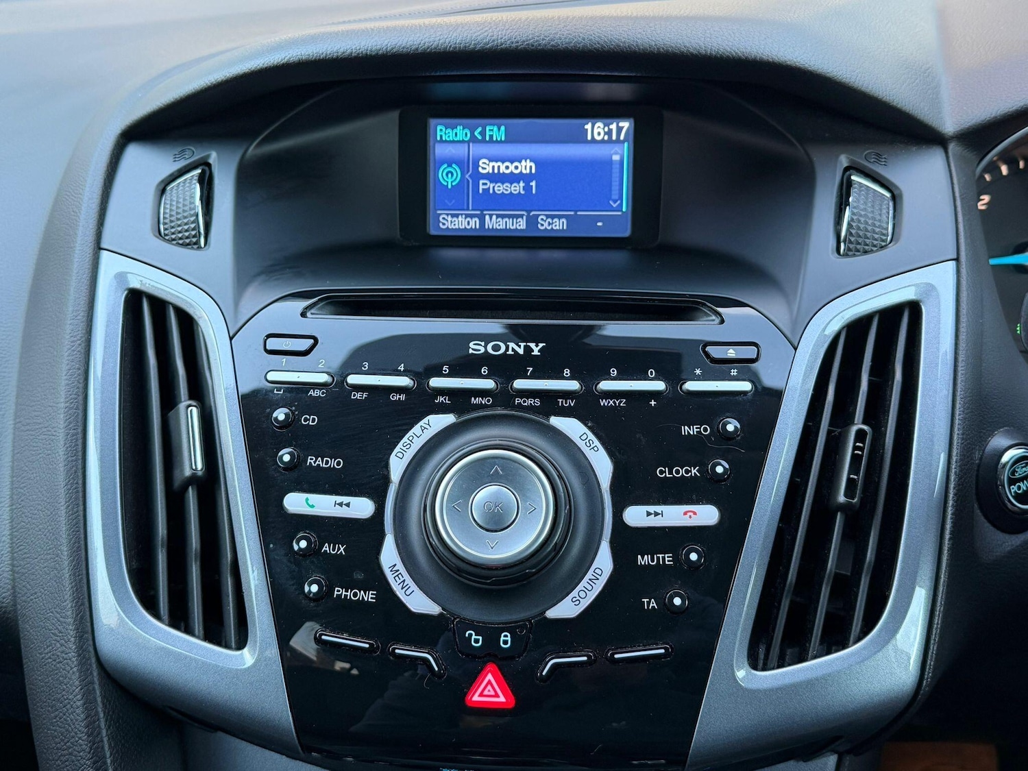 Used Ford Focus 2013 for sale - 76644854: Photo 21