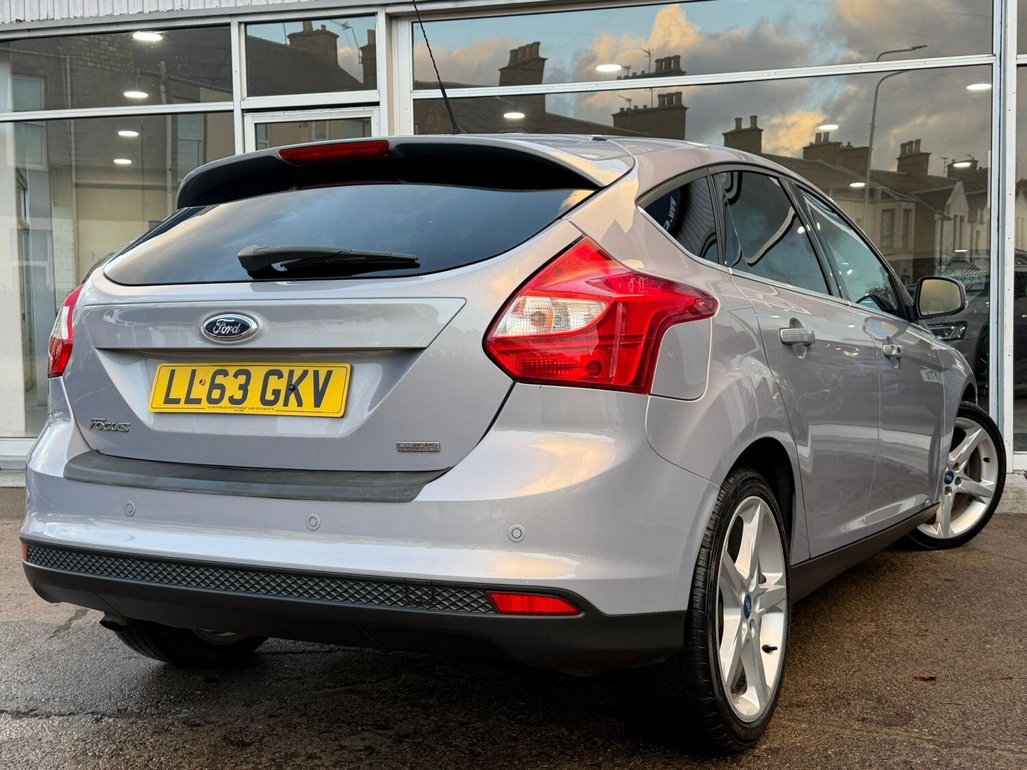 Used Ford Focus 2013 for sale - 76644854: Photo 3