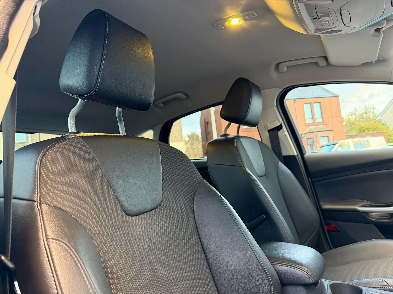 Used Ford Focus 2013 for sale - 76644854: Photo 9