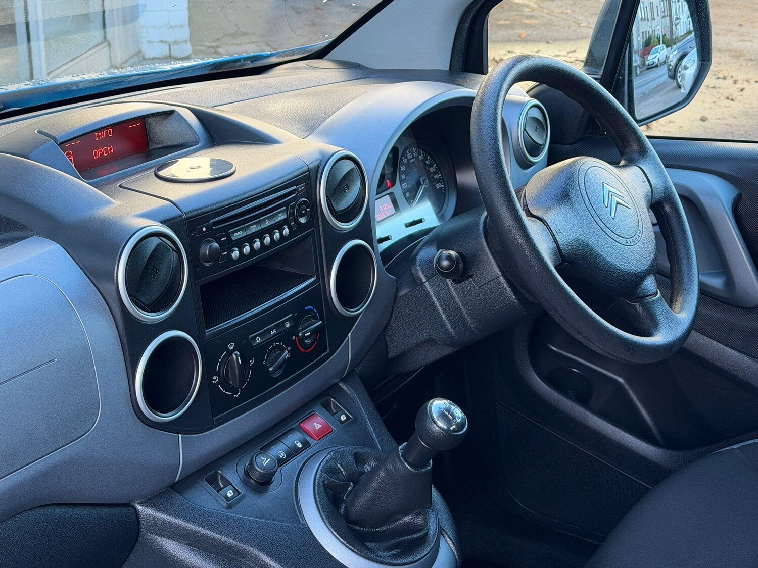 Used Citroen Berlingo Multispace 2011 for sale - 76647455: Photo 6