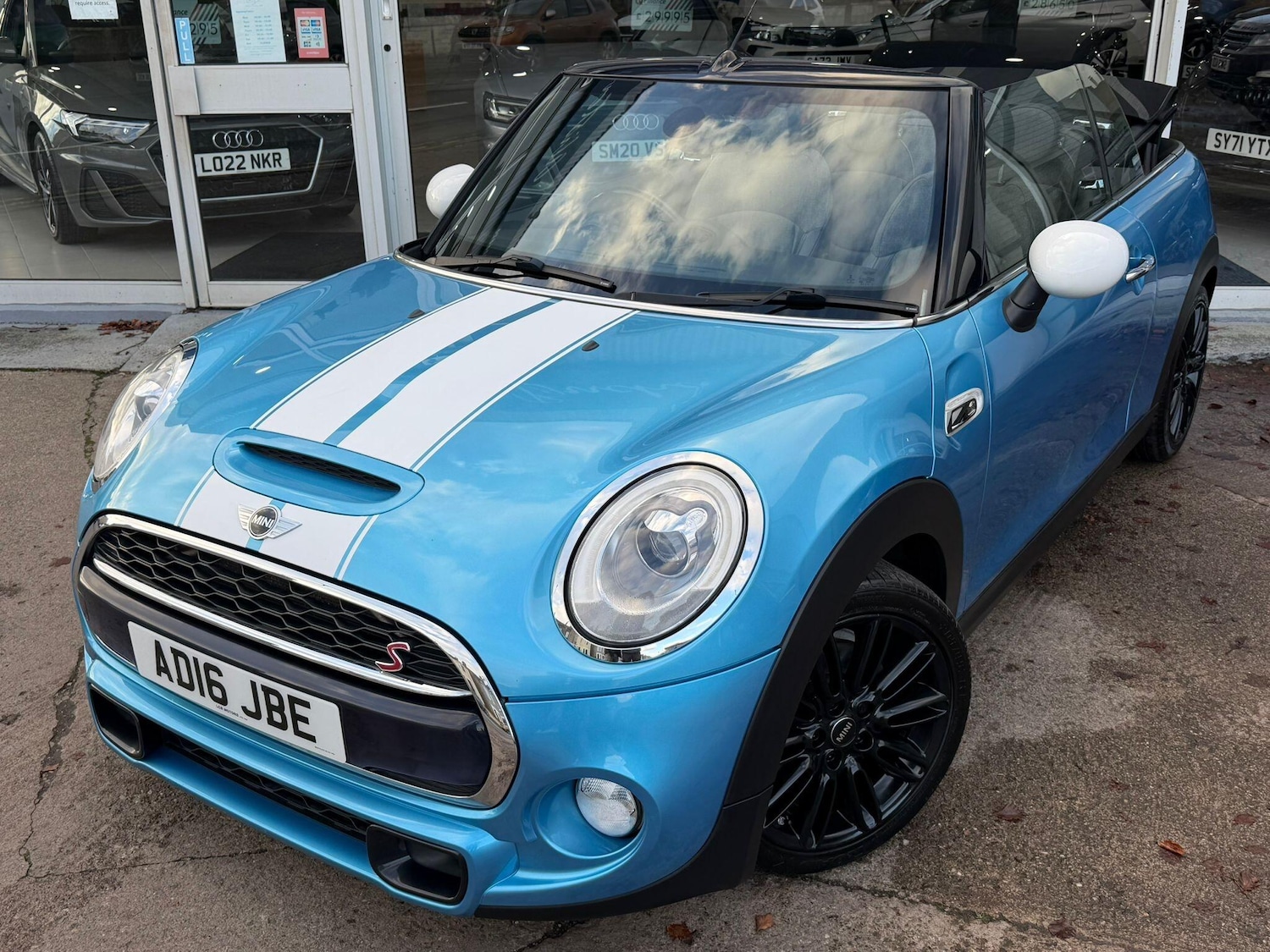 Used MINI Convertible 2016 for sale - 76647556: Photo 4