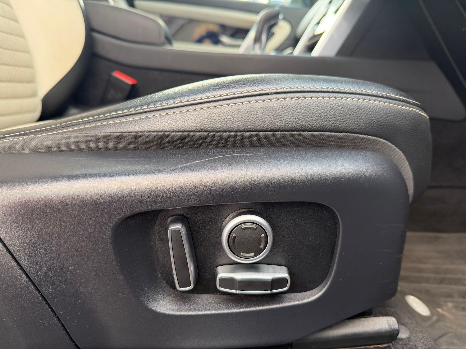 Used Land Rover Discovery Sport 2021 for sale - 76801932: Photo 11