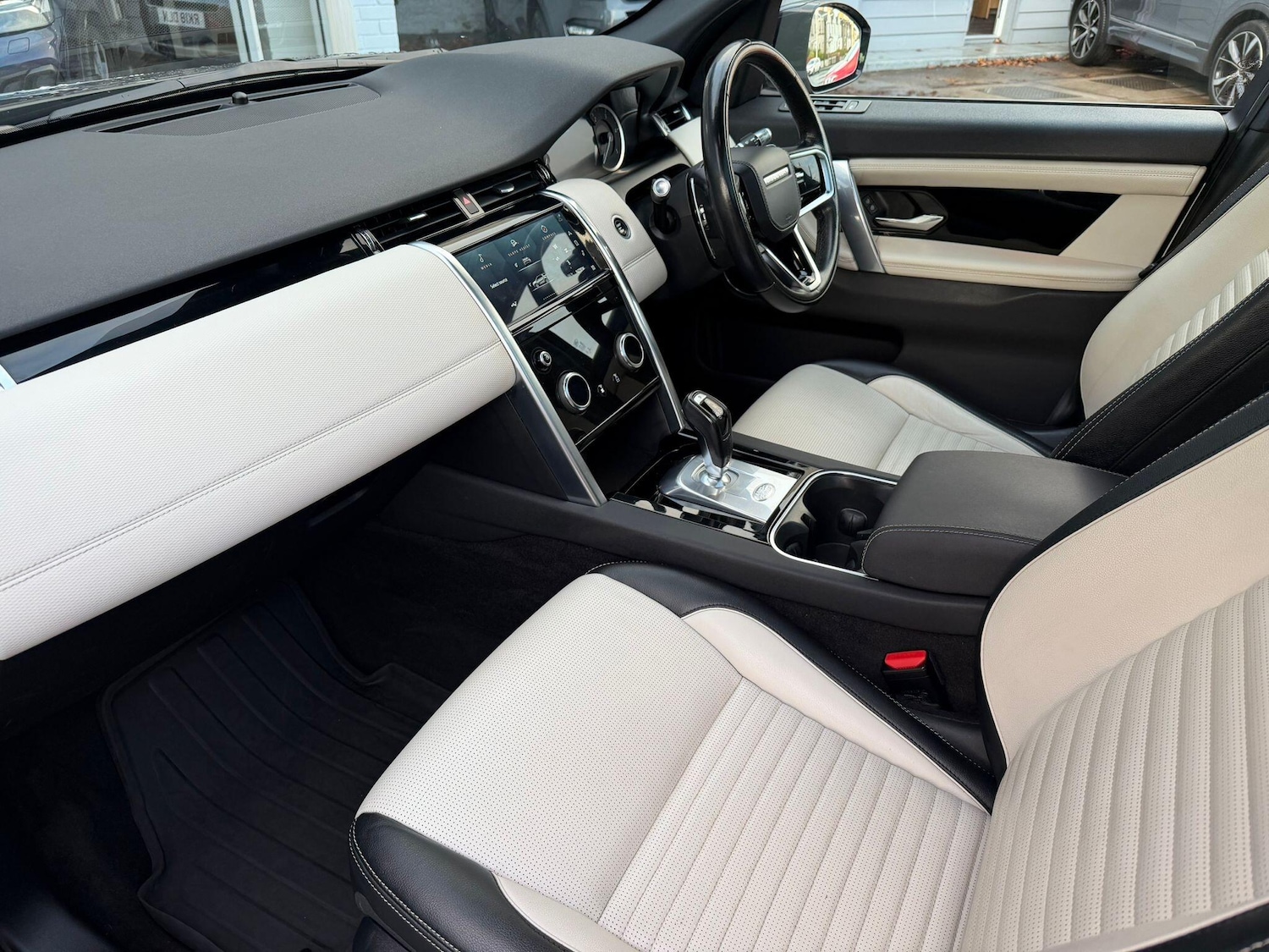 Used Land Rover Discovery Sport 2021 for sale - 76801932: Photo 26