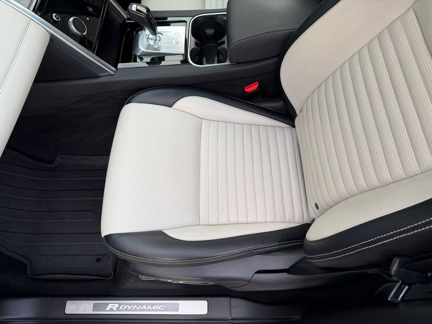 Used Land Rover Discovery Sport 2021 for sale - 76801932: Photo 27