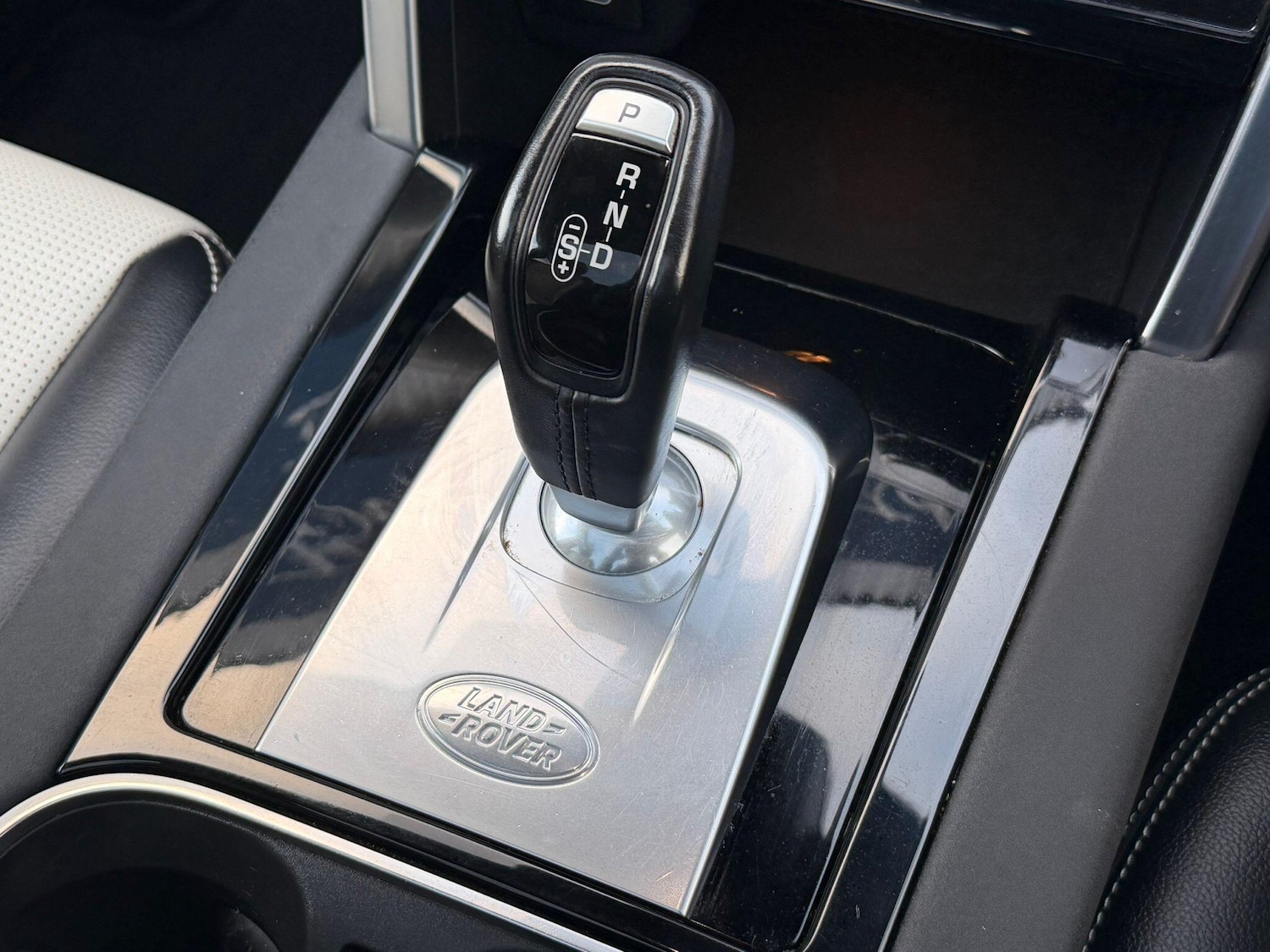 Used Land Rover Discovery Sport 2021 for sale - 76801932: Photo 5