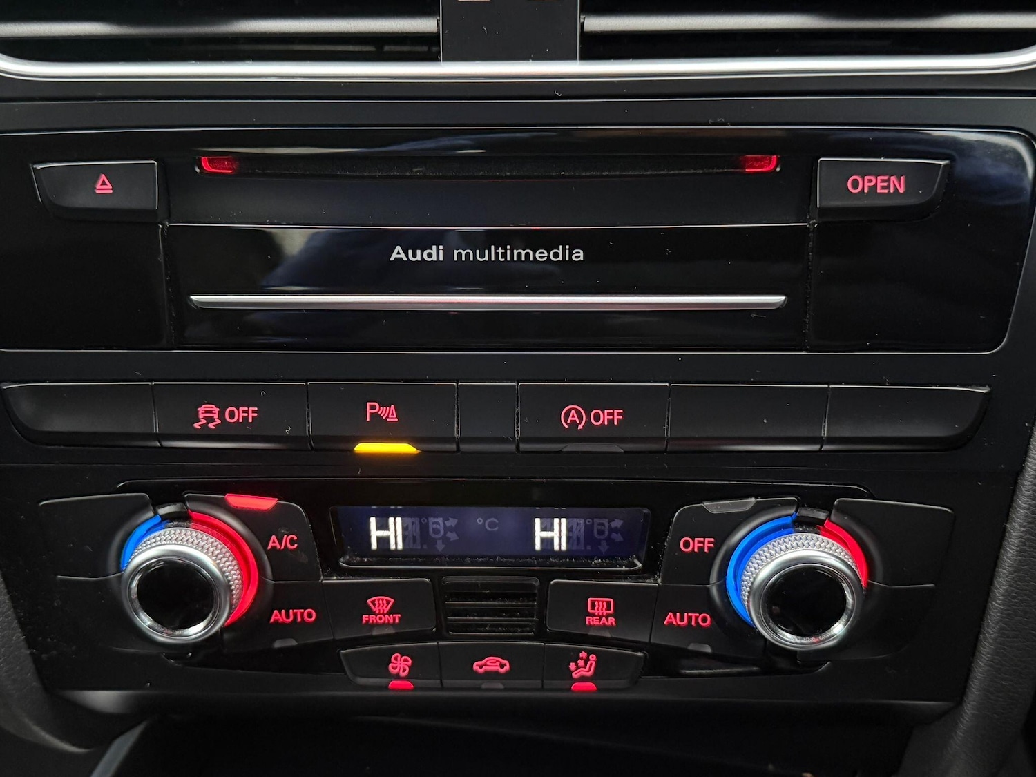 Used Audi A4 2014 for sale - 77290793: Photo 28