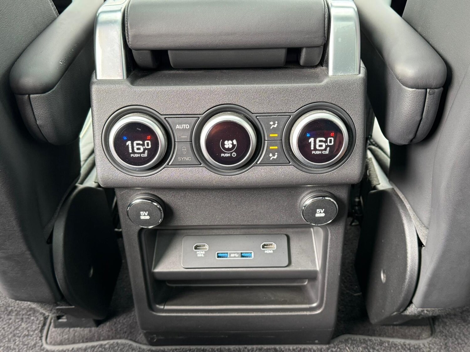 Used Land Rover Discovery 2019 for sale - 76647464: Photo 21