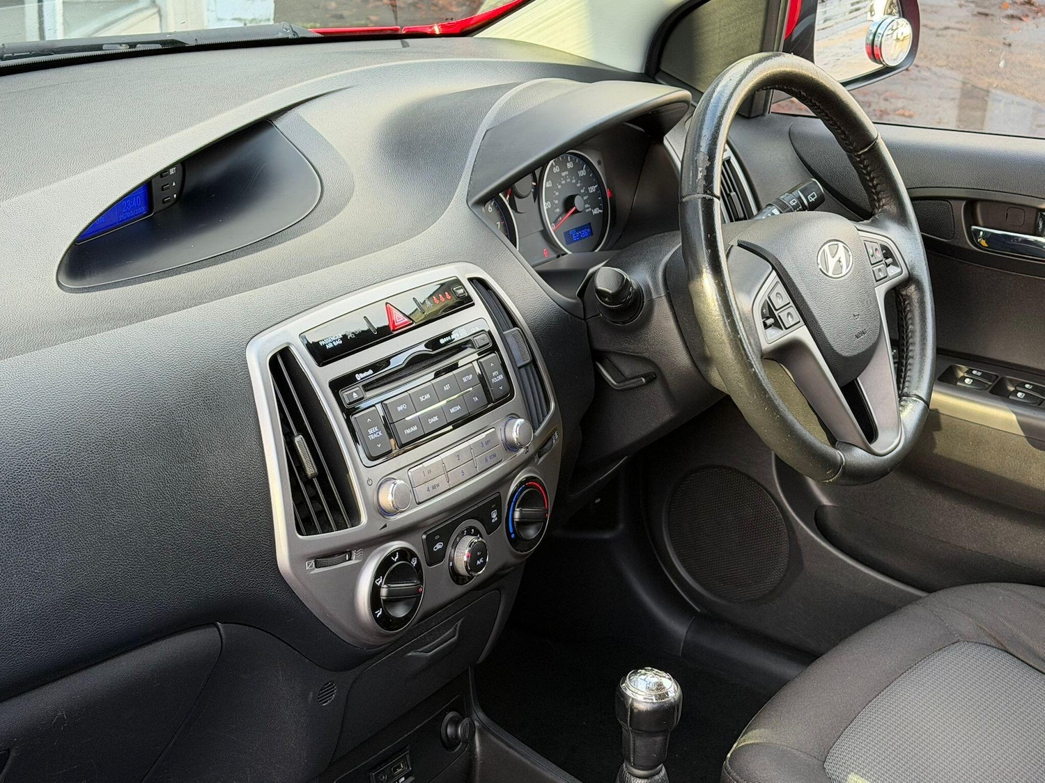 Used Hyundai i20 2014 for sale - 76801971: Photo 4