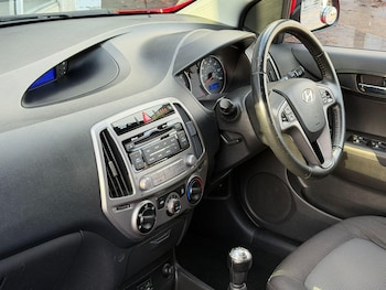 Used Hyundai i20 2014 for sale - 76801971: Photo