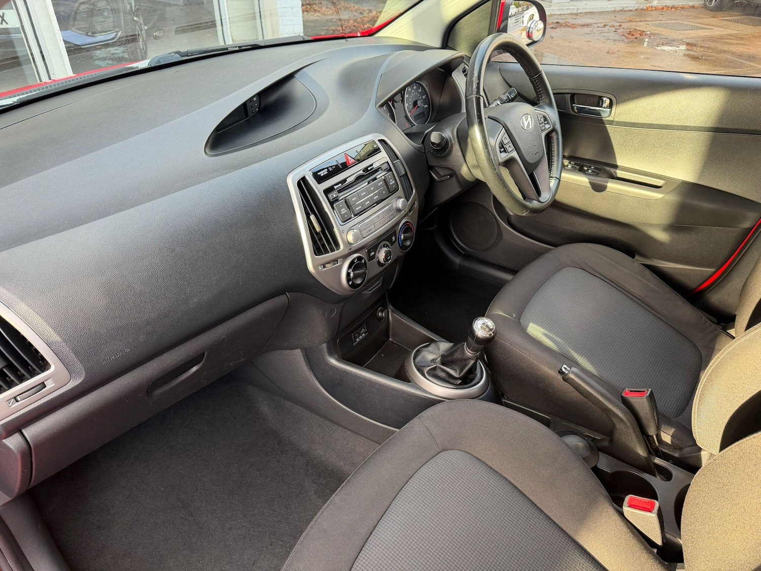 Used Hyundai i20 2014 for sale - 76801971: Photo 7