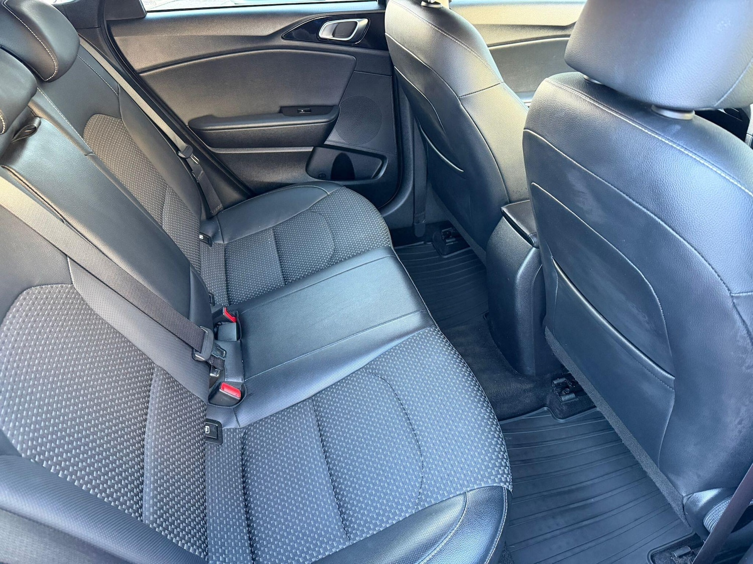 Used Kia Ceed 2018 for sale - 76701092: Photo 9