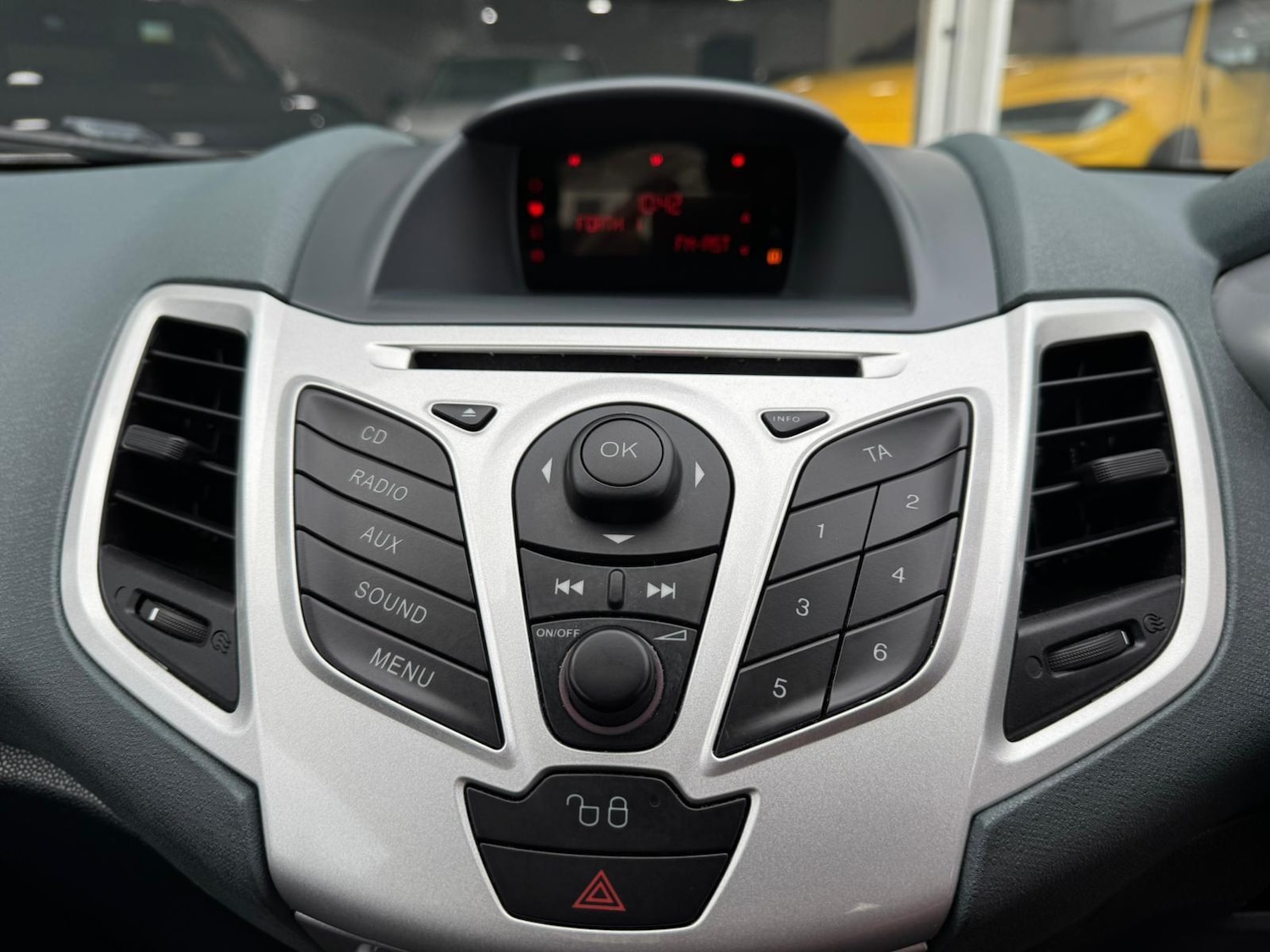 Used Ford Fiesta for sale - 77190359: Photo 24