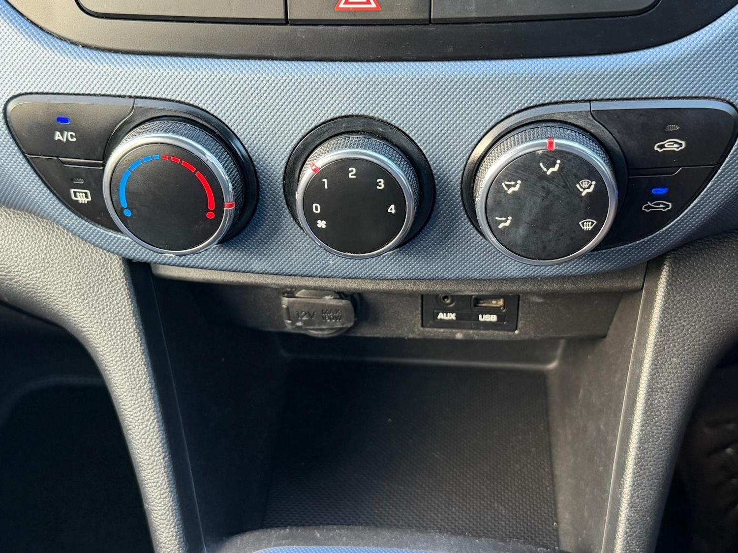 Used Hyundai i10 2014 for sale - 76965260: Photo 14