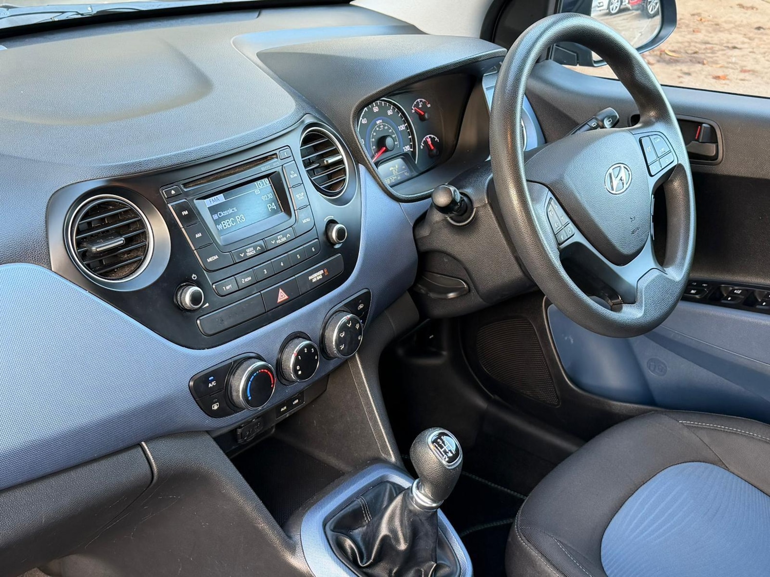 Used Hyundai i10 2014 for sale - 76965260: Photo 6