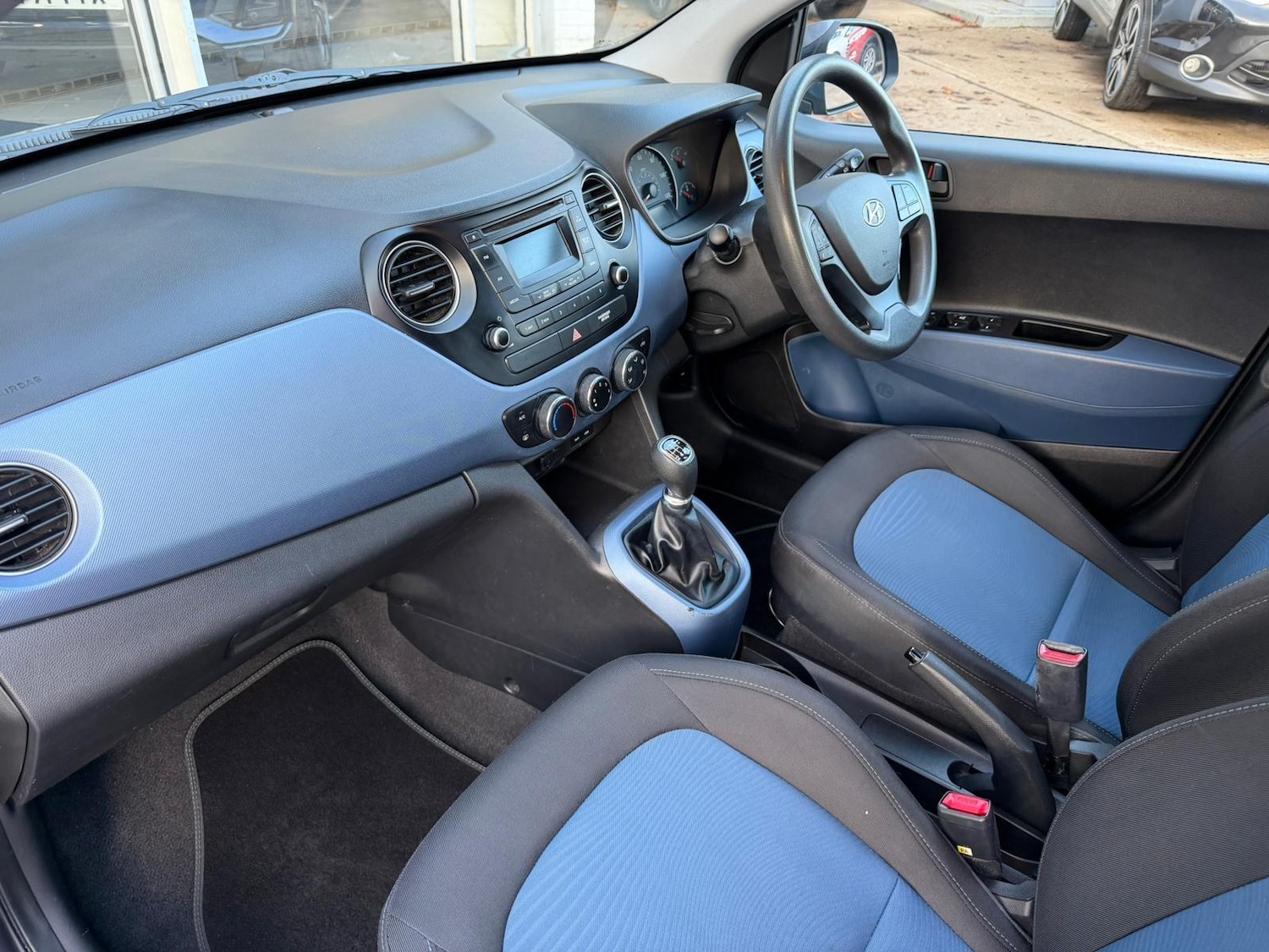 Used Hyundai i10 2014 for sale - 76965260: Photo 8