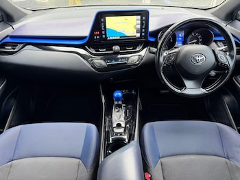 Used Toyota C-HR 2017 for sale - 77768353: Photo