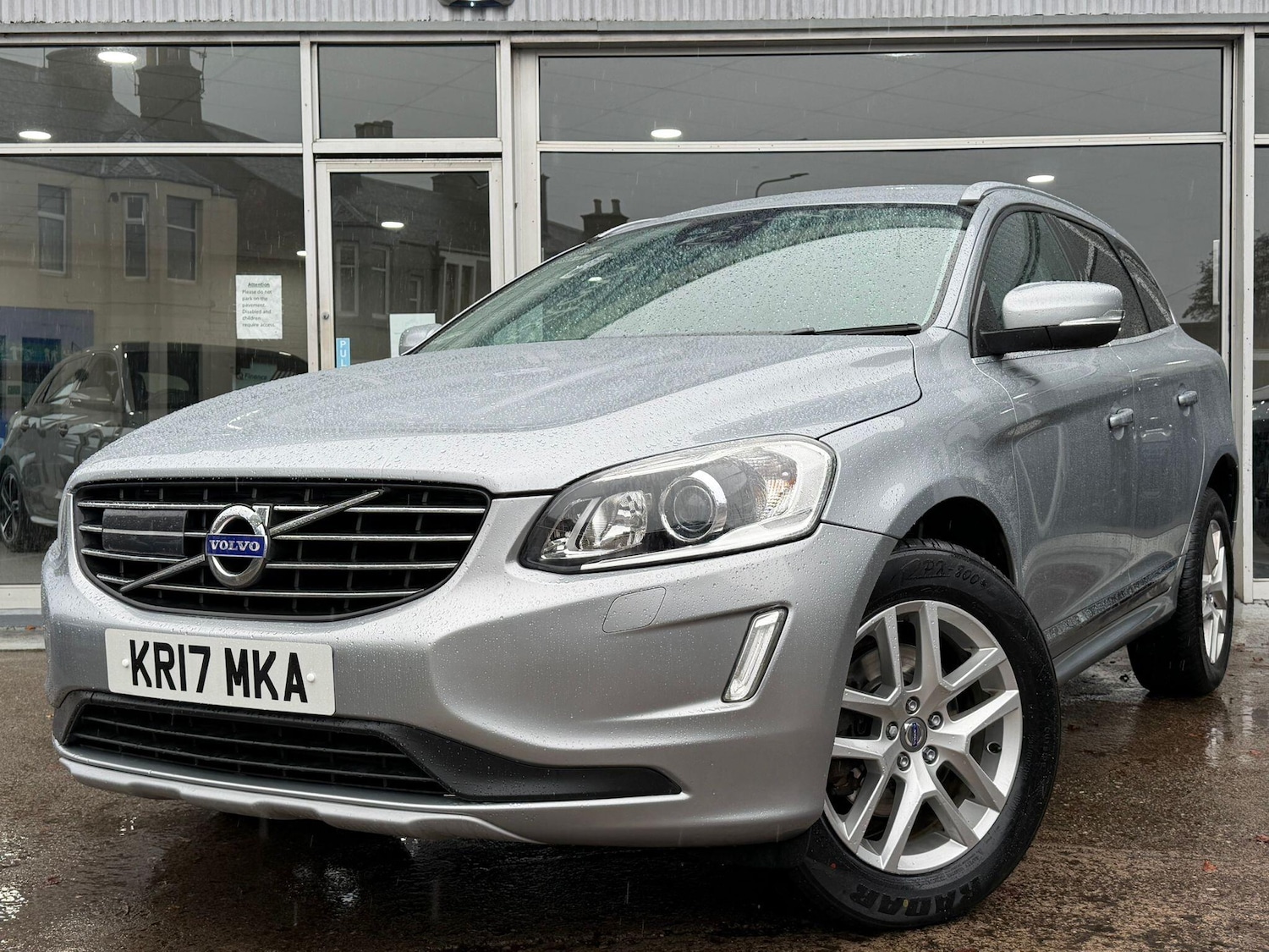 Used Volvo XC60 2017 for sale - 76647509: Photo 1